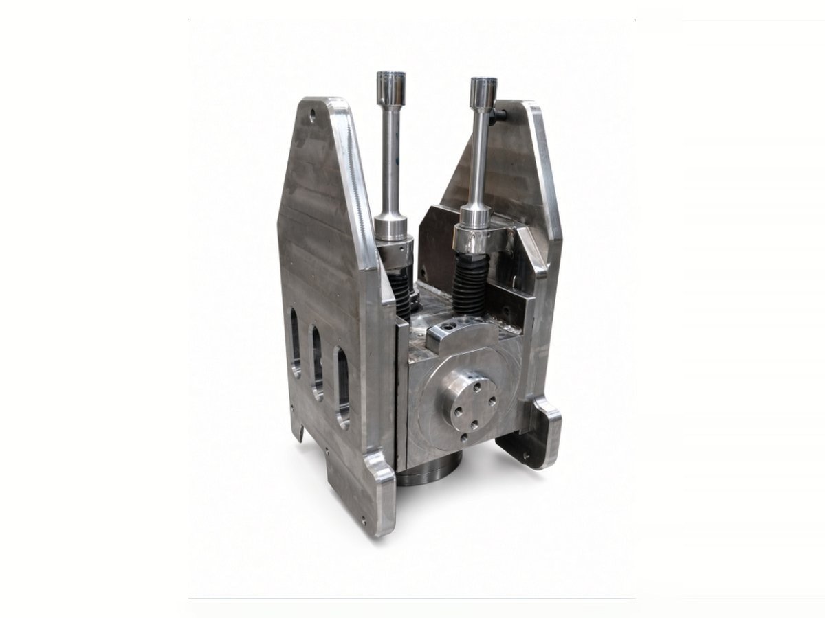 Press tool jaw assembly with sprung pillar guides, a one-off toolmaking build