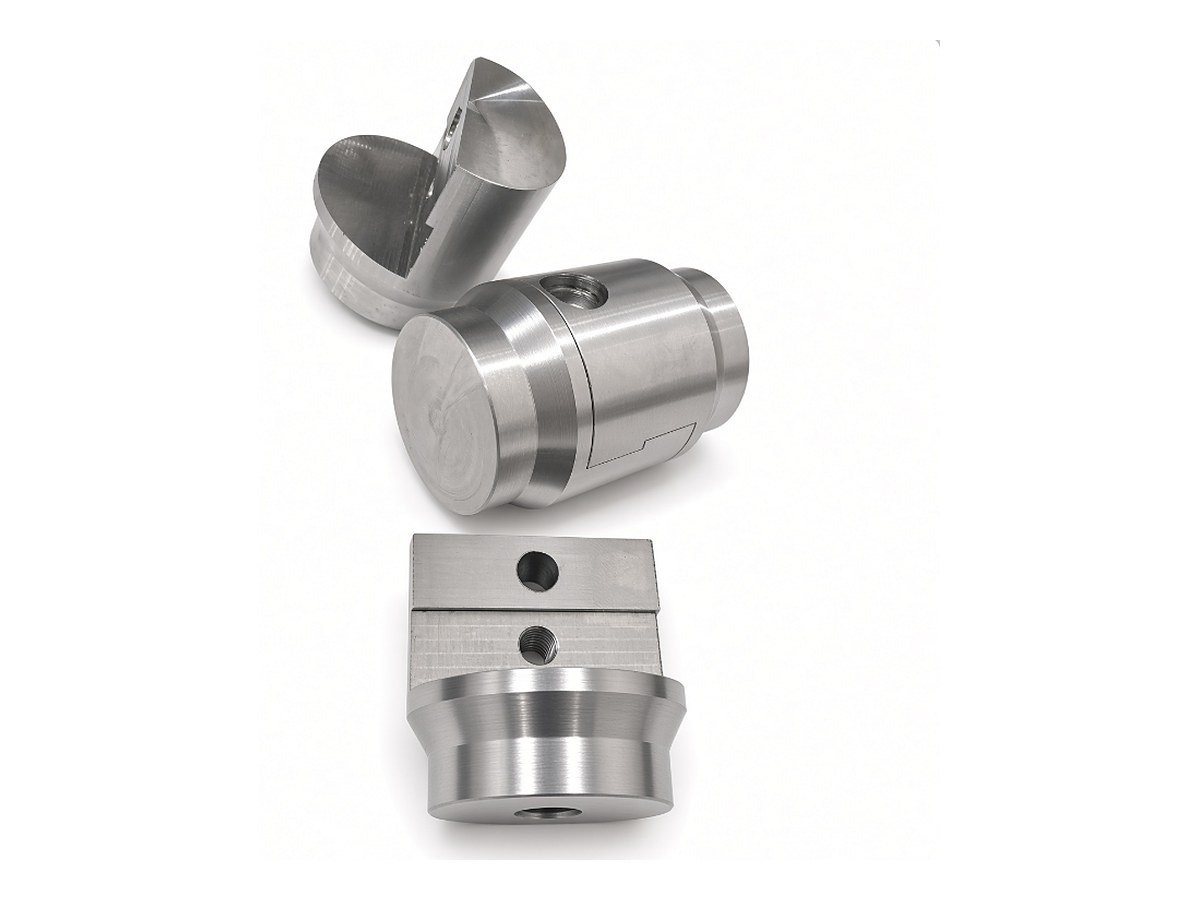 Turned and milled fittings, cross-drilled, tapped and milled